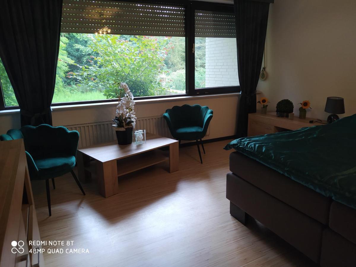 Park Villa Ferienwohnung Mit Pool Und 3 Schlafzimmer อูลเซิน ภายนอก รูปภาพ