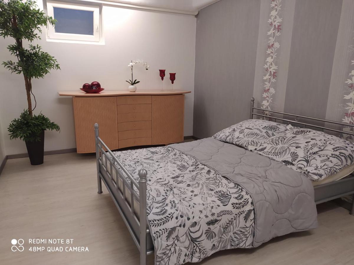Park Villa Ferienwohnung Mit Pool Und 3 Schlafzimmer อูลเซิน ภายนอก รูปภาพ