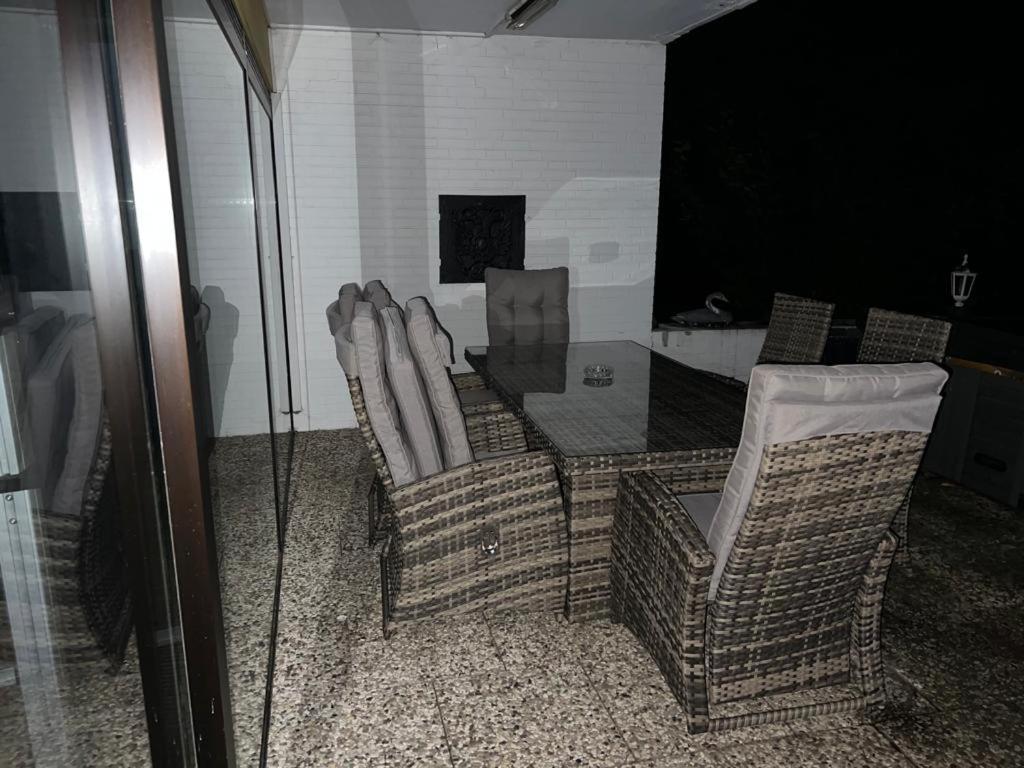 Park Villa Ferienwohnung Mit Pool Und 3 Schlafzimmer อูลเซิน ภายนอก รูปภาพ